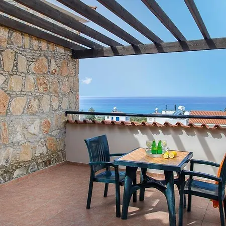 Sleeps 8 With Pool Air Con And Wifi Vilă Argaka